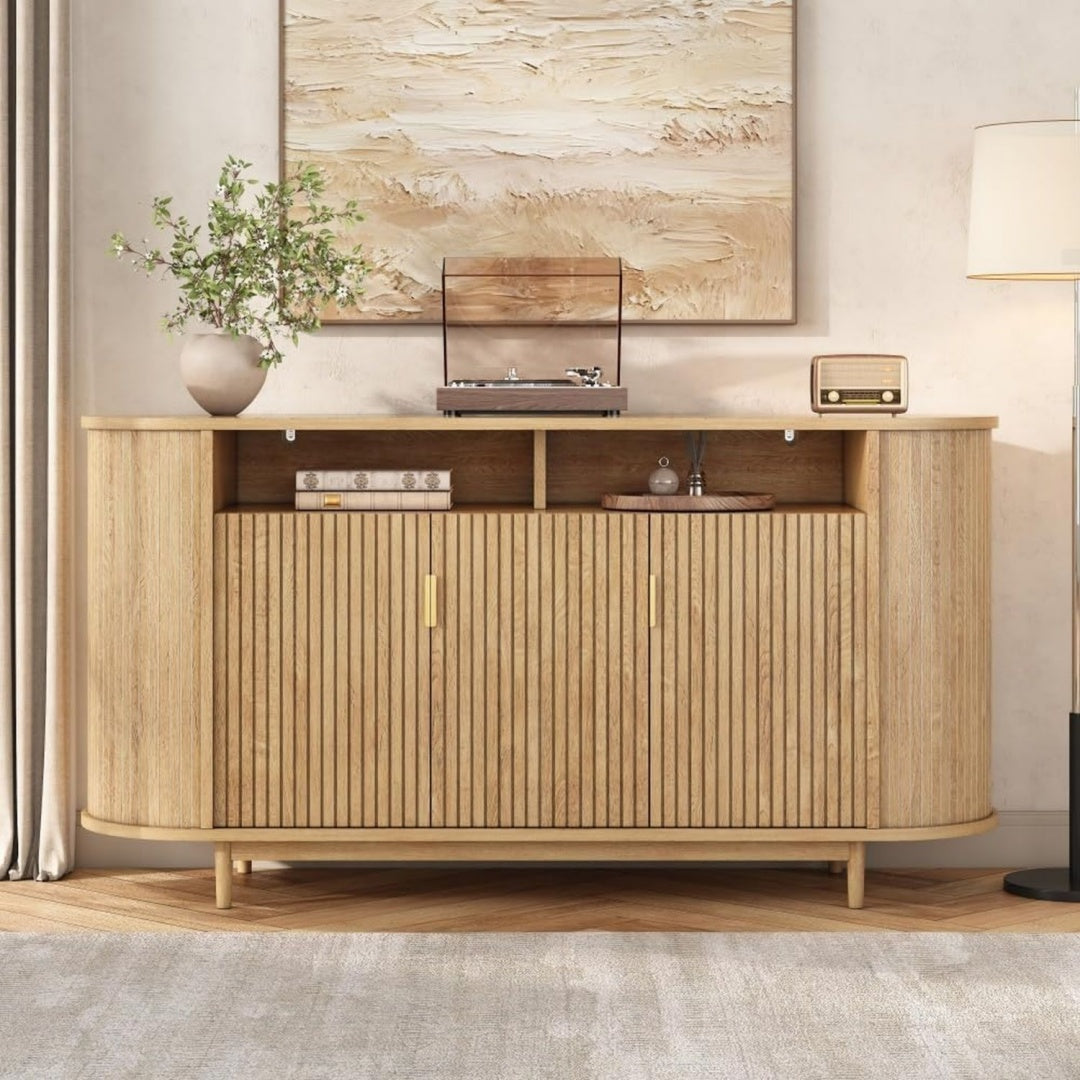 Sideboard verbindet 3 Tueren und gerundete Konturen