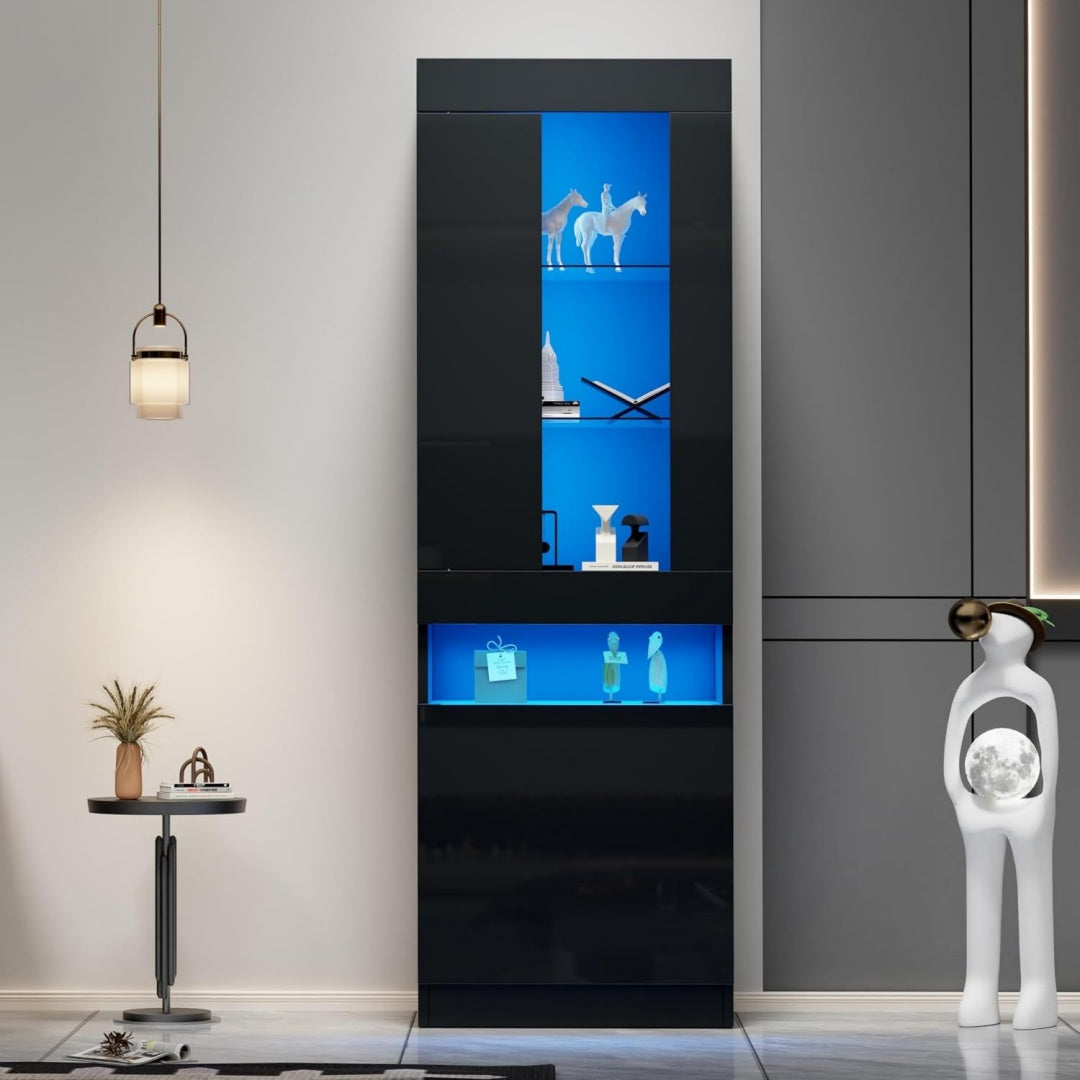 Glasablagen praegen die Vitrine