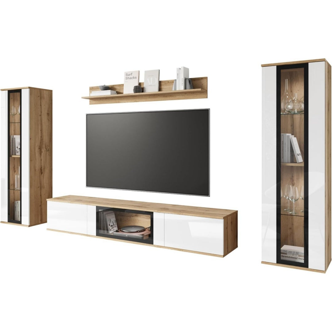 Eine Wandmontage an der Wohnwand