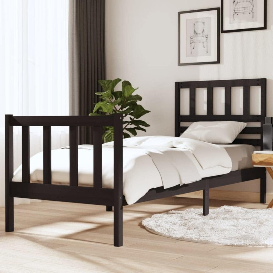 Das Bettgestell misst 75 x 190 cm in Schwarz