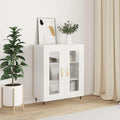 Glaenzende Oberflaechen ergaenzen das Sideboard aus Holzwerkstoff