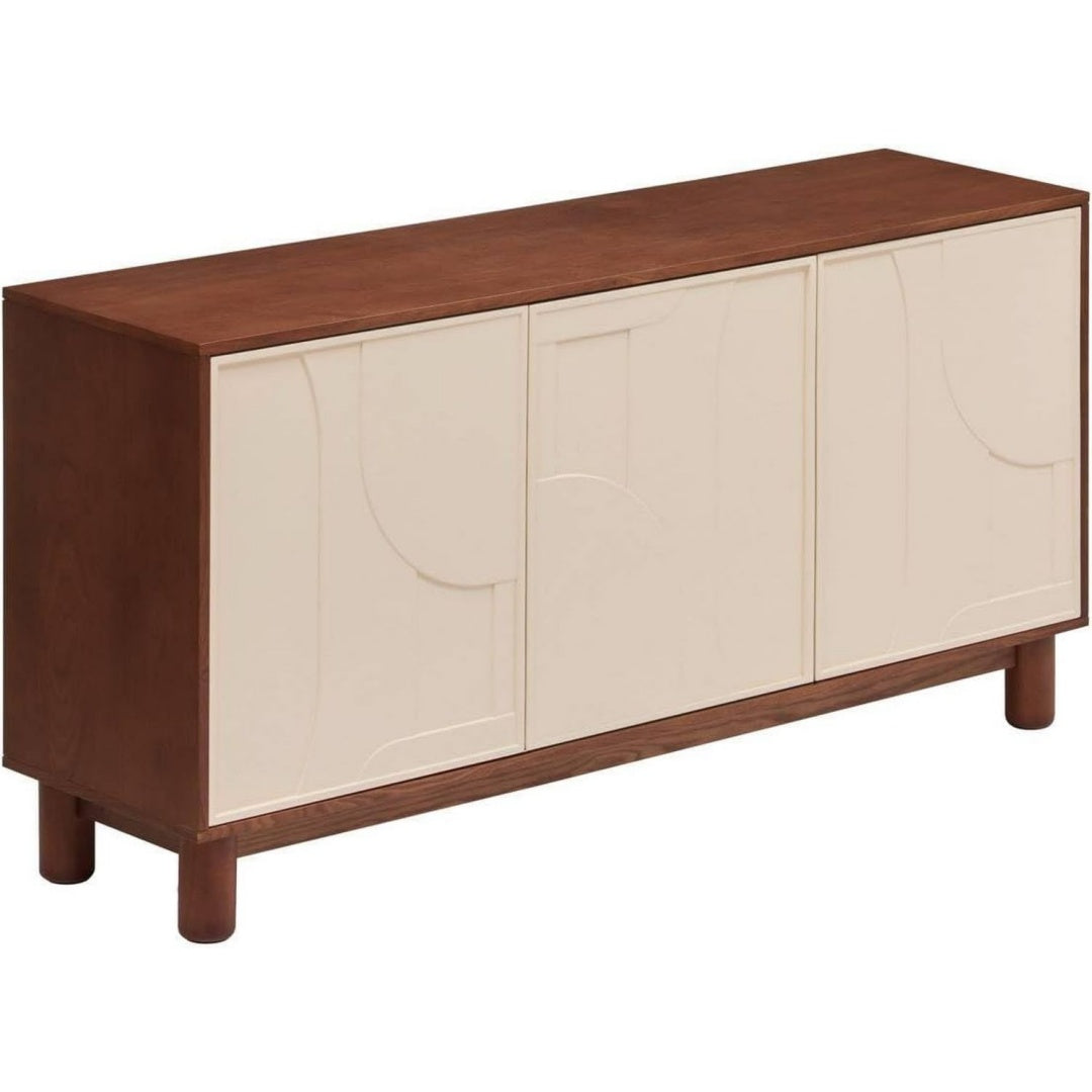 Sanft schliessende Fronten praegen die Gestaltung von dem Sideboard