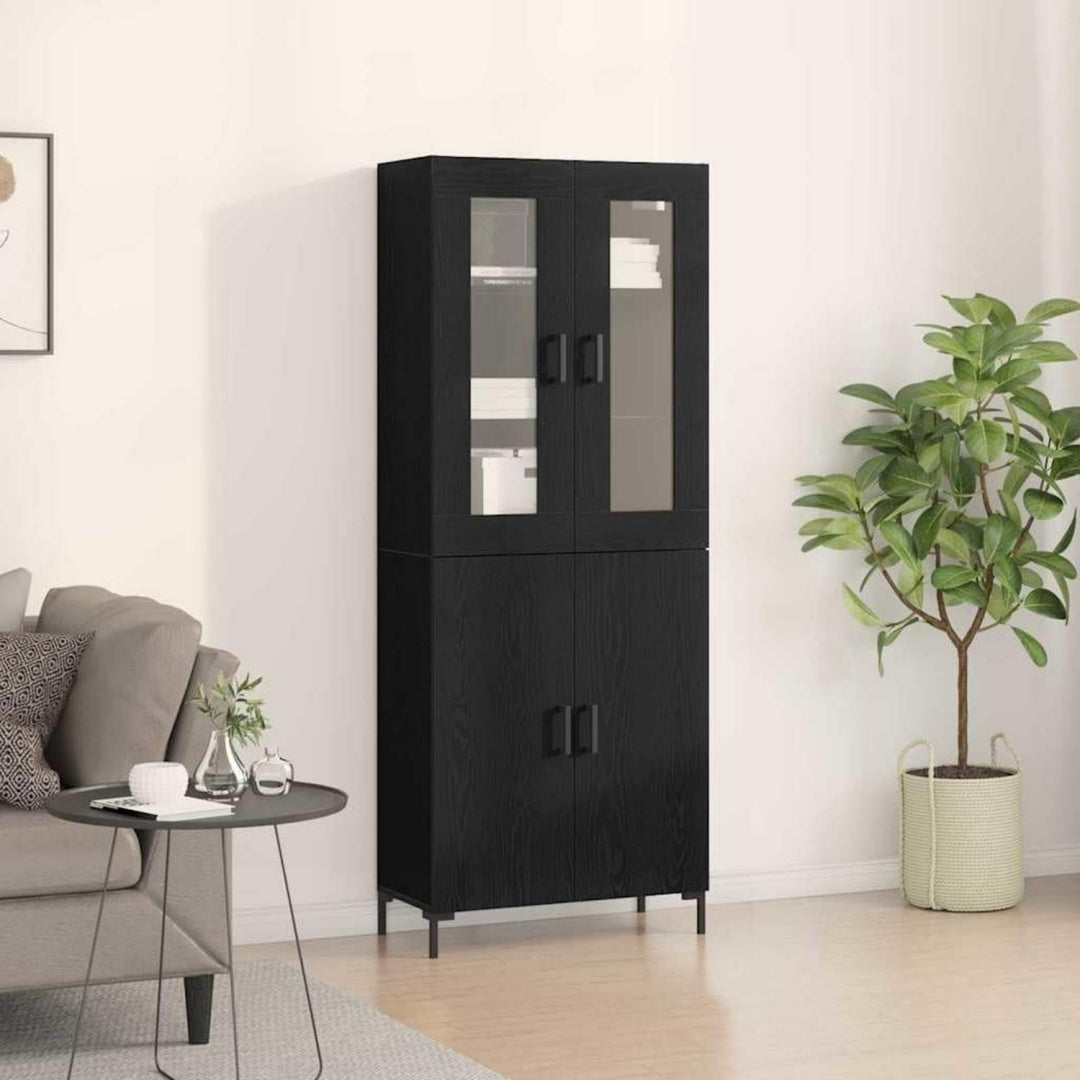 Glastueren praegen den Hochschrank